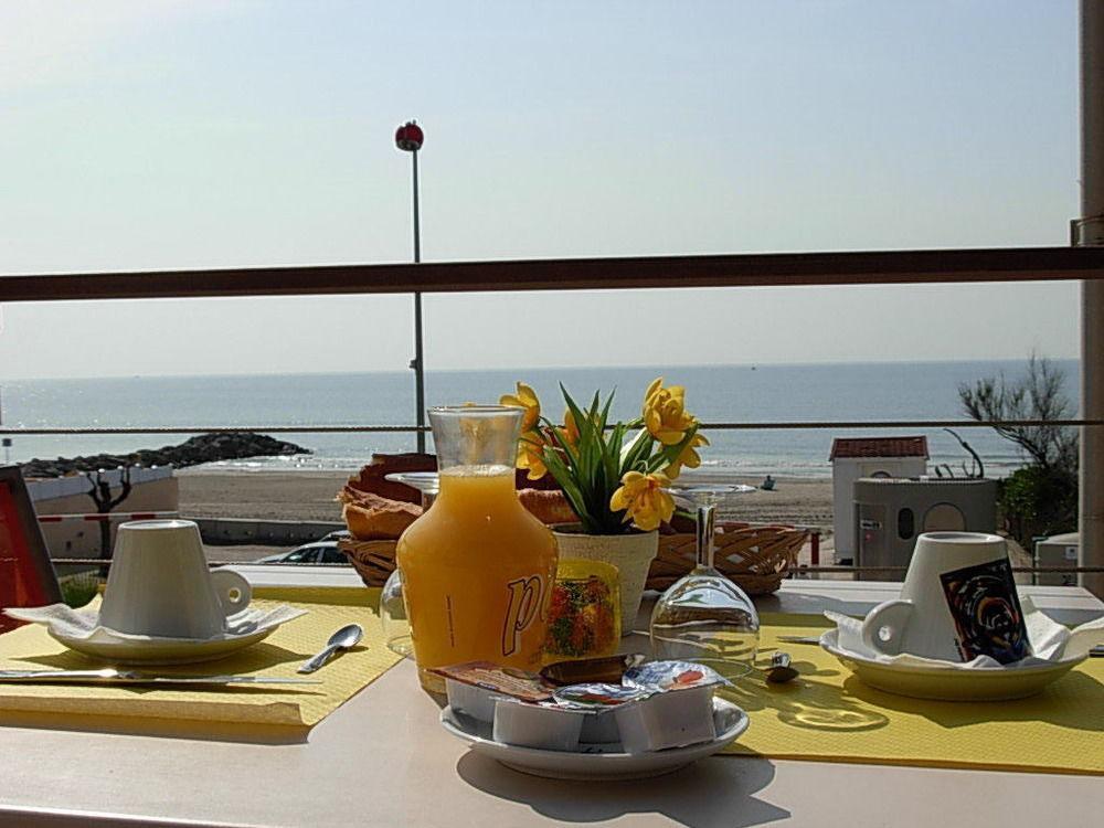 Le Grand Large Bord De Mer Hotel & Appartements Палава-ле-Фло Екстериор снимка