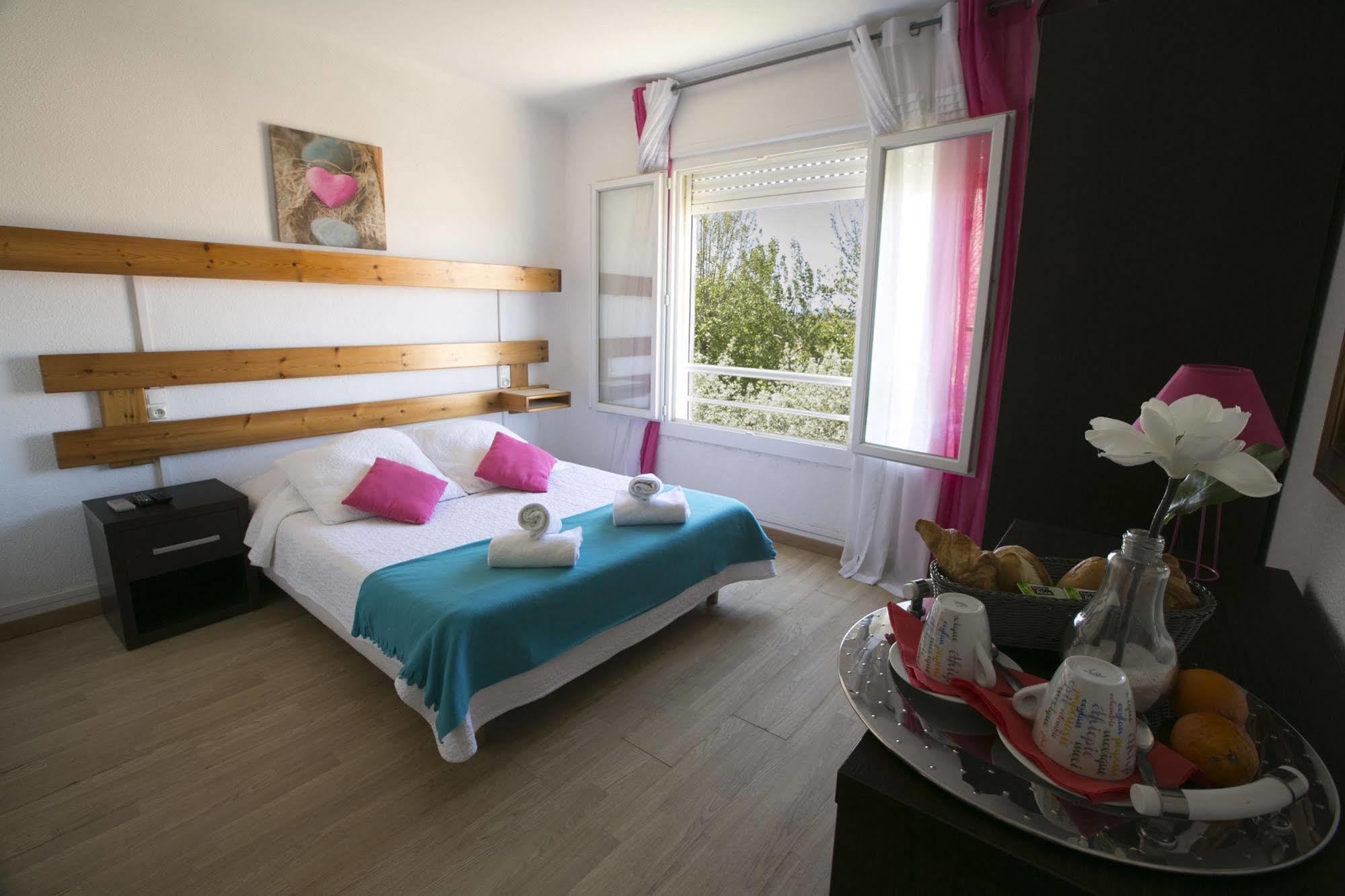Le Grand Large Bord De Mer Hotel & Appartements Палава-ле-Фло Екстериор снимка