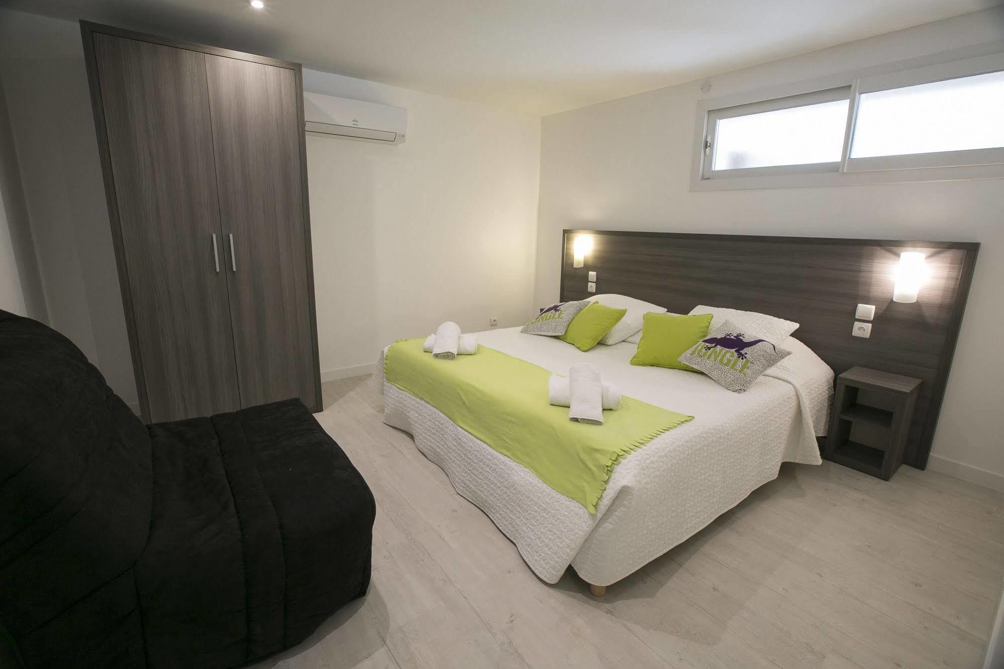 Le Grand Large Bord De Mer Hotel & Appartements Палава-ле-Фло Екстериор снимка